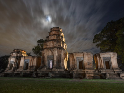 Prasat Kravan, A Tenth-Century, Brick Hindu Temple by Robert Clark Pricing Limited Edition Print image