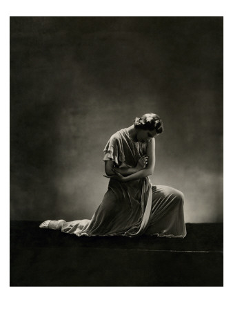 Vanity Fair - November 1931 by George Hoyningen-Huené Pricing Limited Edition Print image