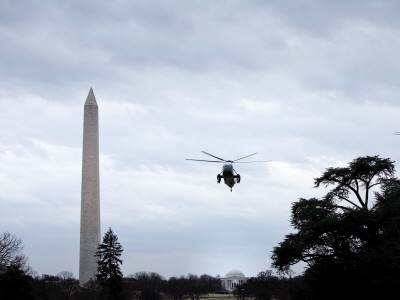 President Obama Returns To White House by Brendan Smialowski Pricing Limited Edition Print image