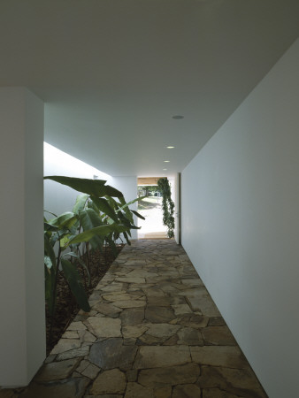 14 Bis, House In Brazil, Corridor, Architect: Isay Weinfeld by Alan Weintraub Pricing Limited Edition Print image