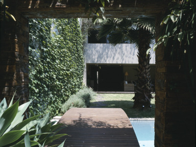 House For Brazilian Film Director, Sao Paolo, Exterior From Swimming Pool, Architect: Isay Weinfeld by Alan Weintraub Pricing Limited Edition Print image