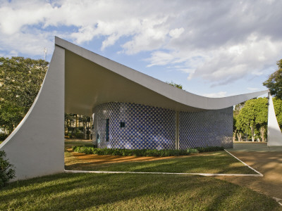 Brasilia - Superquadra Capela Da Fatima, Architect: Oscar Niemeyer by Alan Weintraub Pricing Limited Edition Print image