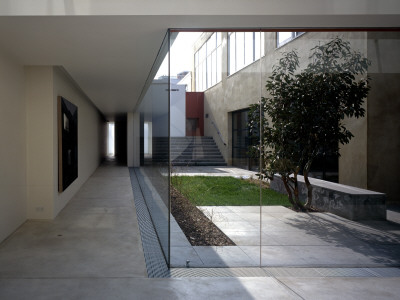 Modern Private Residence, Kensington, Internal Courtyard, Architect: Seth Stein by Richard Bryant Pricing Limited Edition Print image