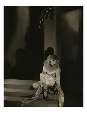 Vanity Fair - April 1924 by Edward Steichen Pricing Limited Edition Print image