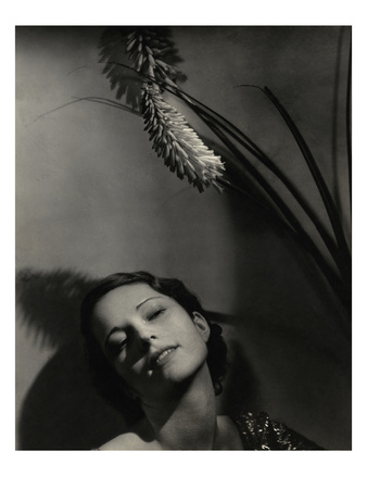 Vanity Fair - December 1932 by Edward Steichen Pricing Limited Edition Print image