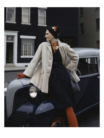 Vogue - August 1942 by John Rawlings Pricing Limited Edition Print image