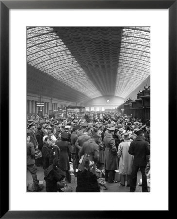 Sunday Afternoon Crowd Of Passenger Waiting For Trains At Union Station by Alfred Eisenstaedt Pricing Limited Edition Print image