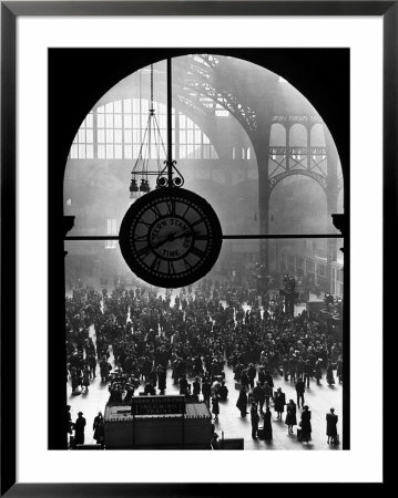 Clock In Pennsylvania Station by Alfred Eisenstaedt Pricing Limited Edition Print image