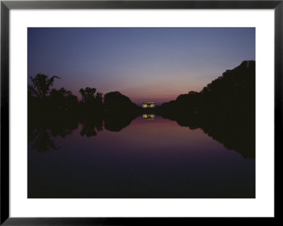 A View Of The Lincoln Memorial At Sunset by Karen Kasmauski Pricing Limited Edition Print image