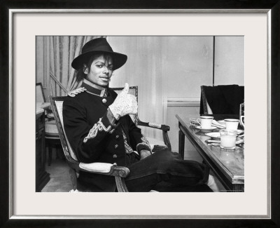Pop Star Michael Jackson In His Hotel Room Prior To Party For Him At The Museum Of Natural History by David Mcgough Pricing Limited Edition Print image
