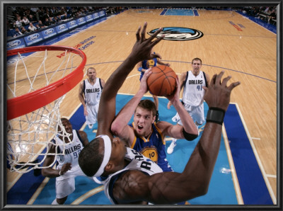 Golden State Warriors V Dallas Mavericks: David Lee And Brendan Haywood by Glenn James Pricing Limited Edition Print image