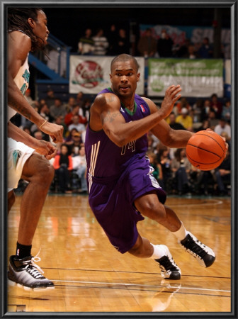 Dakota Wizards V Sioux Falls Skyforce: Brandon Johnson And Raymond Sykes by Dave Eggen Pricing Limited Edition Print image