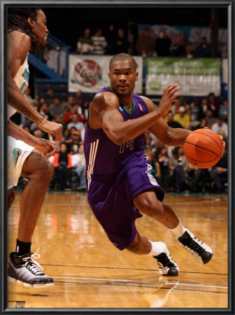 Dakota Wizards V Sioux Falls Skyforce: Brandon Johnson And Raymond Sykes by Dave Eggen Pricing Limited Edition Print image