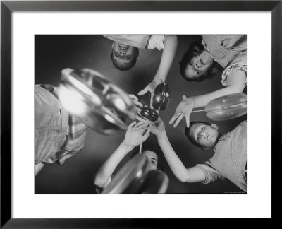 Kids Playing With Yo-Yo's by Ralph Morse Pricing Limited Edition Print image