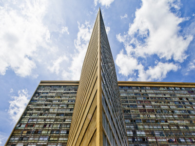 Edificio Jk, Belo Horizonte, Architect: Oscar Niemeyer by Alan Weintraub Pricing Limited Edition Print image
