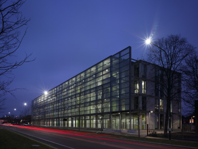 Eee Building, Highfield Campus, University Of Southampton, Southampton by Richard Bryant Pricing Limited Edition Print image