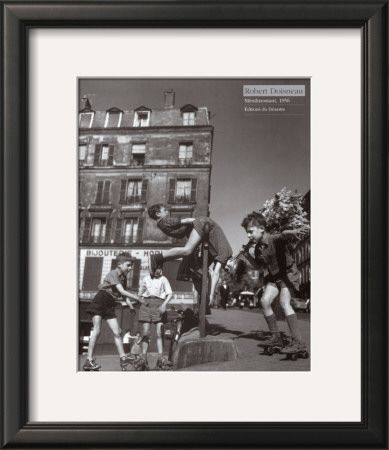 Menilmontant, Paris by Robert Doisneau Pricing Limited Edition Print image