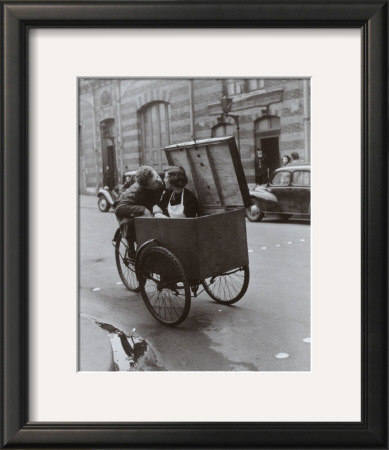 Le Baiser Blottot by Robert Doisneau Pricing Limited Edition Print image