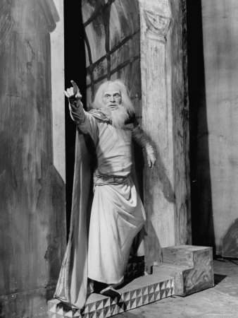 Actor Laurence Olivier Performing In King Lear by Tony Linck Pricing Limited Edition Print image
