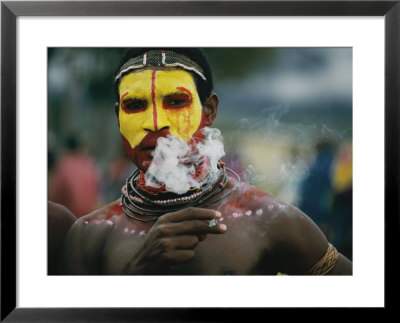 Close View Of A Huli Wigman Before The Sing-Sing Ritual Dance by Jodi Cobb Pricing Limited Edition Print image
