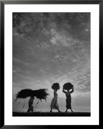 Korean Peasants Carrying Bundles On Their Heads by Michael Rougier Pricing Limited Edition Print image