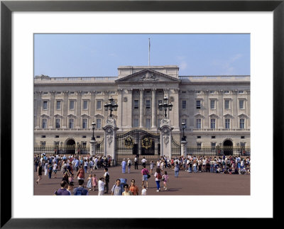 Panoramic View Of Buckingham Palace, London, England, United Kingdom by Raj Kamal Pricing Limited Edition Print image