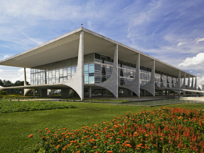 Pal??Cio Do Planalto, Brasilia, Architect: Oscar Niemeyer by Alan Weintraub Pricing Limited Edition Print image