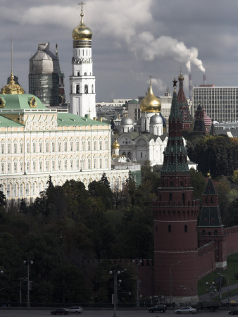 The Kremlin, Moscow by David Clapp Pricing Limited Edition Print image