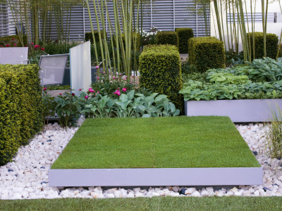 Raised Square Of Lawn, (Chelsea 2005), Designer: Christopher Bradley-Hole by Clive Nichols Pricing Limited Edition Print image