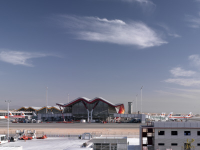 New Terminal Building, Barajas Airport, Madrid, Architect: Richard Rogers Partnership by Richard Bryant Pricing Limited Edition Print image