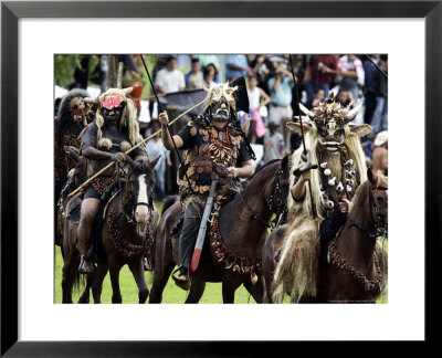 Colombian Performers by Fernando Vergara Pricing Limited Edition Print image