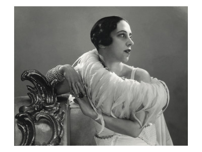Vogue - September 1932 by George Hoyningen-Huene Pricing Limited Edition Print image