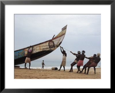Fishermen, Kerala, India by Ivan Vdovin Pricing Limited Edition Print image