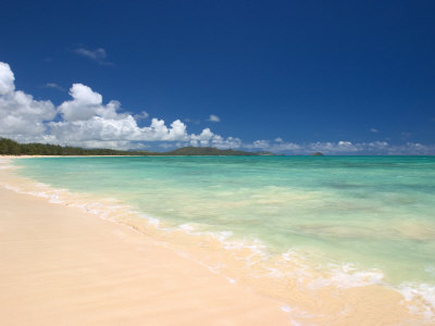 Waimanalo Beach At Midday by Tomas Del Amo Pricing Limited Edition Print image