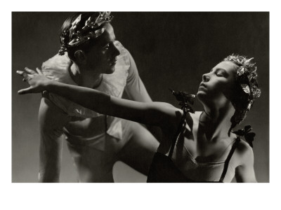 Vanity Fair - October 1933 by George Hoyningen-Huene Pricing Limited Edition Print image