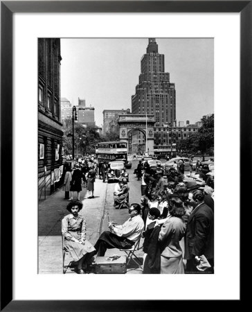 Washington Square Art Show by Alfred Eisenstaedt Pricing Limited Edition Print image