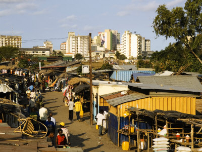 Market, Mozambique, 2005 by Ariadne Van Zandbergen Pricing Limited Edition Print image