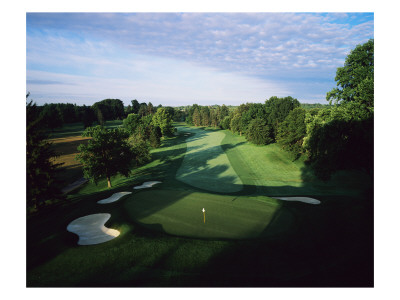 Oak Hill Country Club, Hole 18 by Stephen Szurlej Pricing Limited Edition Print image