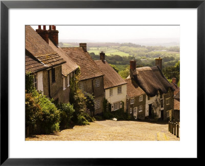 Houses On Gold Hill, Shaftesbury, United Kingdom by Glenn Beanland Pricing Limited Edition Print image