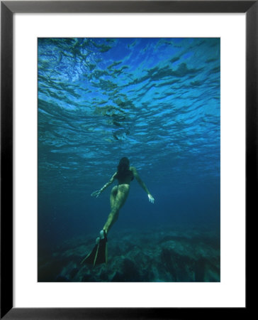 Female Diver by Vince Cavataio Pricing Limited Edition Print image