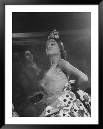 Gypsy Dancer, Maria Albaicin by Loomis Dean Pricing Limited Edition Print image