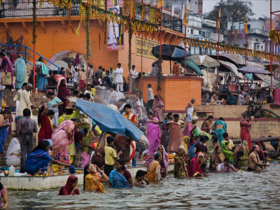 India Washing In Ganges by Scott Stulberg Pricing Limited Edition Print image