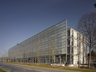 Engineering And Reception Building, Highfield Campus, University Of Southampton, Hampshire by Richard Bryant Pricing Limited Edition Print image