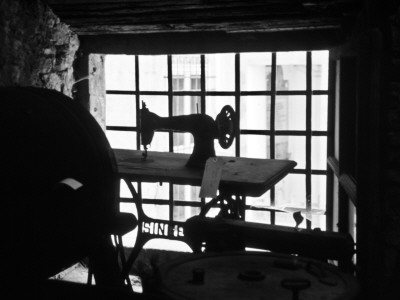 Singer Sewing Machine, Cortona by Eloise Patrick Pricing Limited Edition Print image