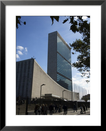 United Nations Headquarters Building, Manhattan, New York City, New York, Usa by Amanda Hall Pricing Limited Edition Print image