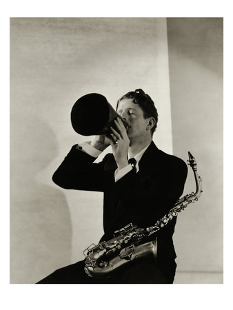 Vanity Fair - July 1929 by George Hoyningen-Huene Pricing Limited Edition Print image