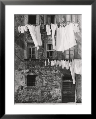 Laundry Hanging Out by Vincenzo Balocchi Pricing Limited Edition Print image
