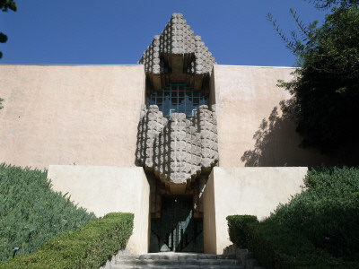 Sowden House, 5121 Franklin Ave, Los Angeles, 1926, Architect: Frank Lloyd Wright Junior by Alan Weintraub Pricing Limited Edition Print image