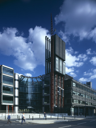 Channel 4 Television Hq, London, 1990 - 1994, Architects: Richard Rogers Partnership by David Churchill Pricing Limited Edition Print image