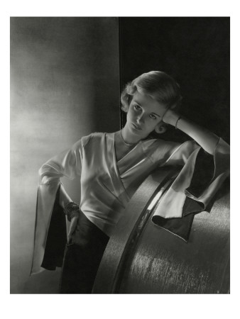 Vanity Fair - September 1931 by Cecil Beaton Pricing Limited Edition Print image